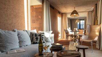 Suite, Terrasse | Wohnbereich