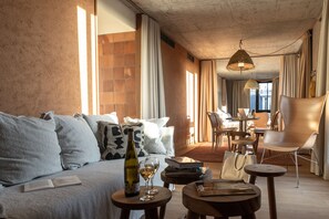 Suite, Terrasse | Aire de séjour