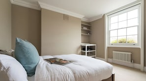 2 bedrooms, iron/ironing board