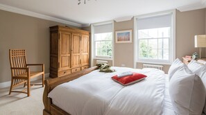 2 Schlafzimmer, Bügeleisen/Bügelbrett