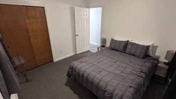 2 Schlafzimmer, Schreibtisch, Bügeleisen/Bügelbrett, WLAN