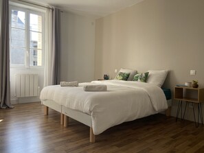 2 bedrooms, iron/ironing board, free WiFi, bed sheets