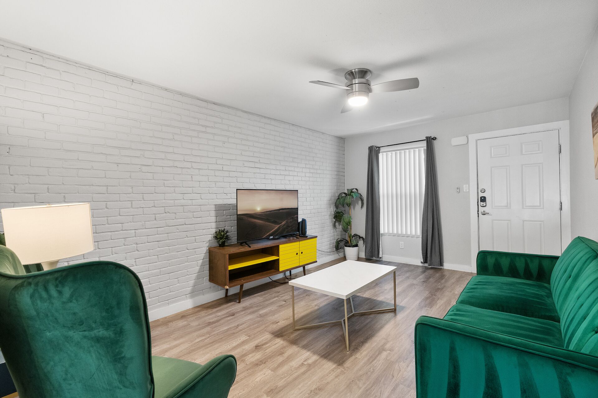 Modern 1BR Near UT | Hyde Park | Evonify