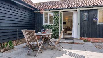 Tempat makan outdoor