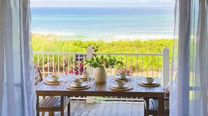 Outdoor dining - Directly on the beach! Your 30A getaway! (Panama City Beach)