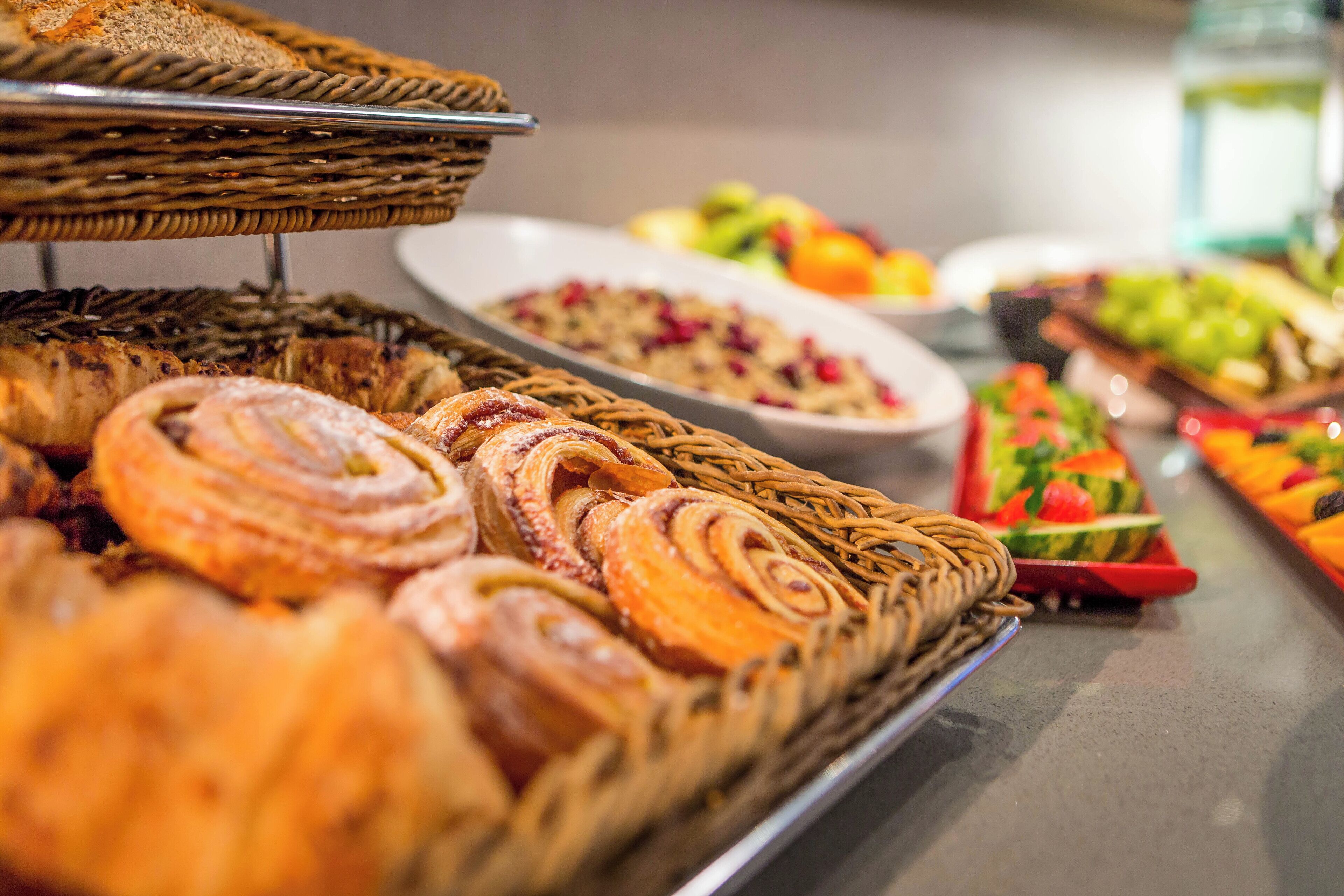 daily full breakfast (eur 17 per person)