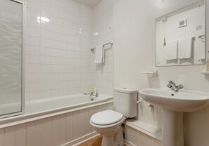 Secador de pelo y toallas