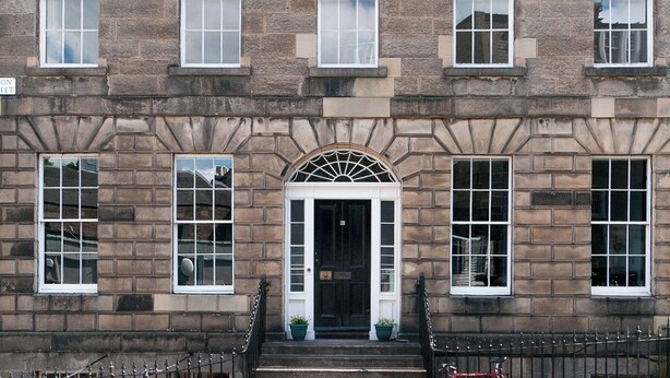 Exterior detail - Union Street [363] is a Spacious 3 bedroom Georgian apartment in the city centre. (Edinburgh)