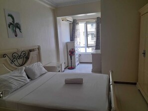 2 habitaciones, tabla de planchar con plancha y wifi gratis 