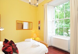 1 Schlafzimmer, Bügeleisen/Bügelbrett, Reisekinderbett, kostenloses WLAN