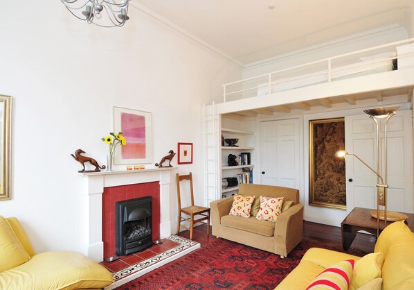 TV, fireplace, DVD player