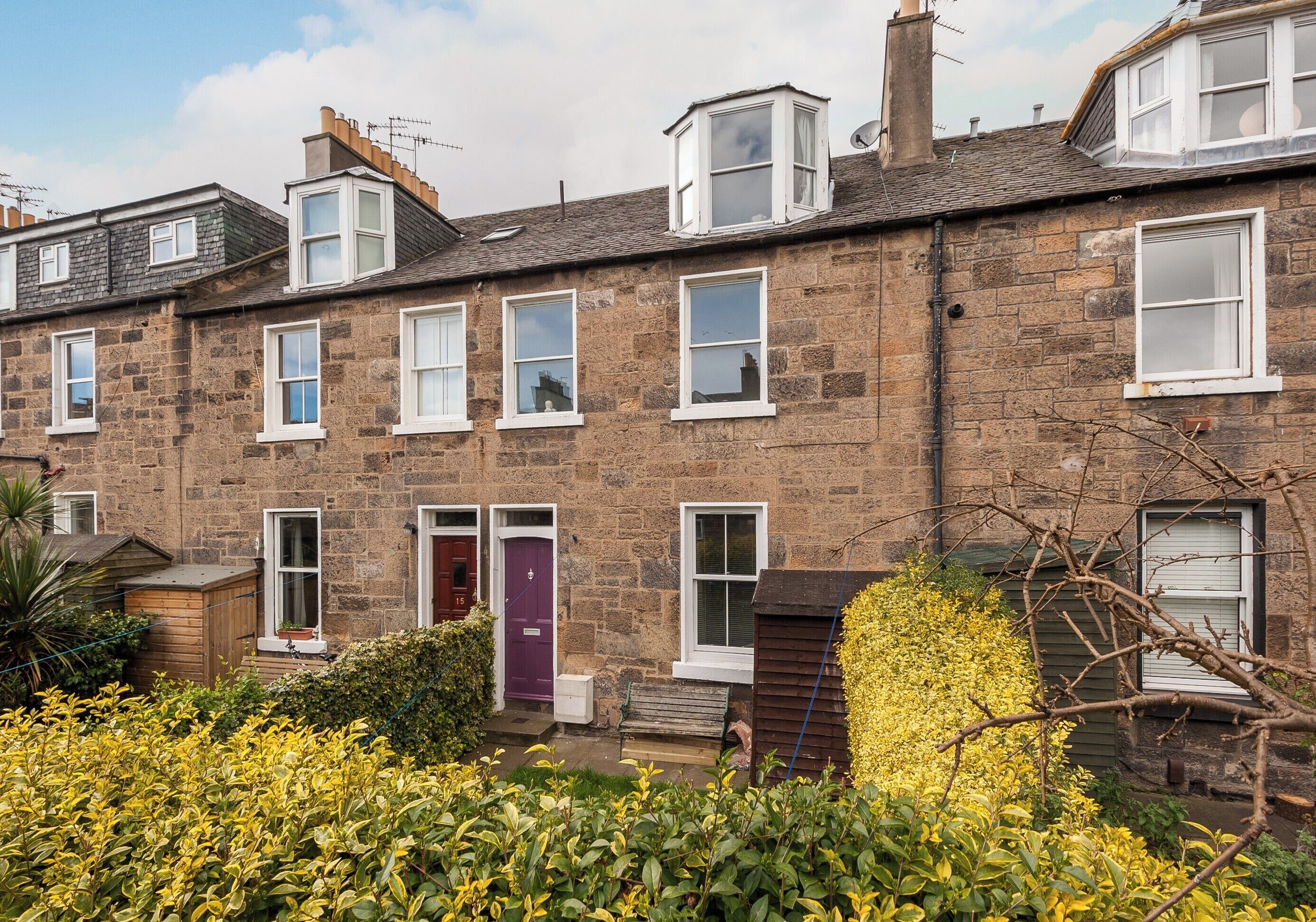 المنشأة من الخارج