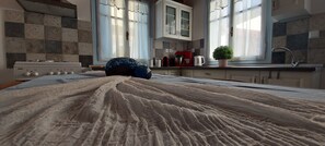 Fridge, microwave, oven, stovetop - Villa Calme (SYMI)