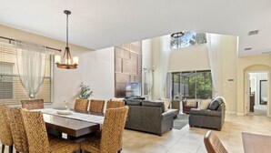 House - Spacious Vacation Home With Pool Jacuzzi Near Disney (Kissimmee)