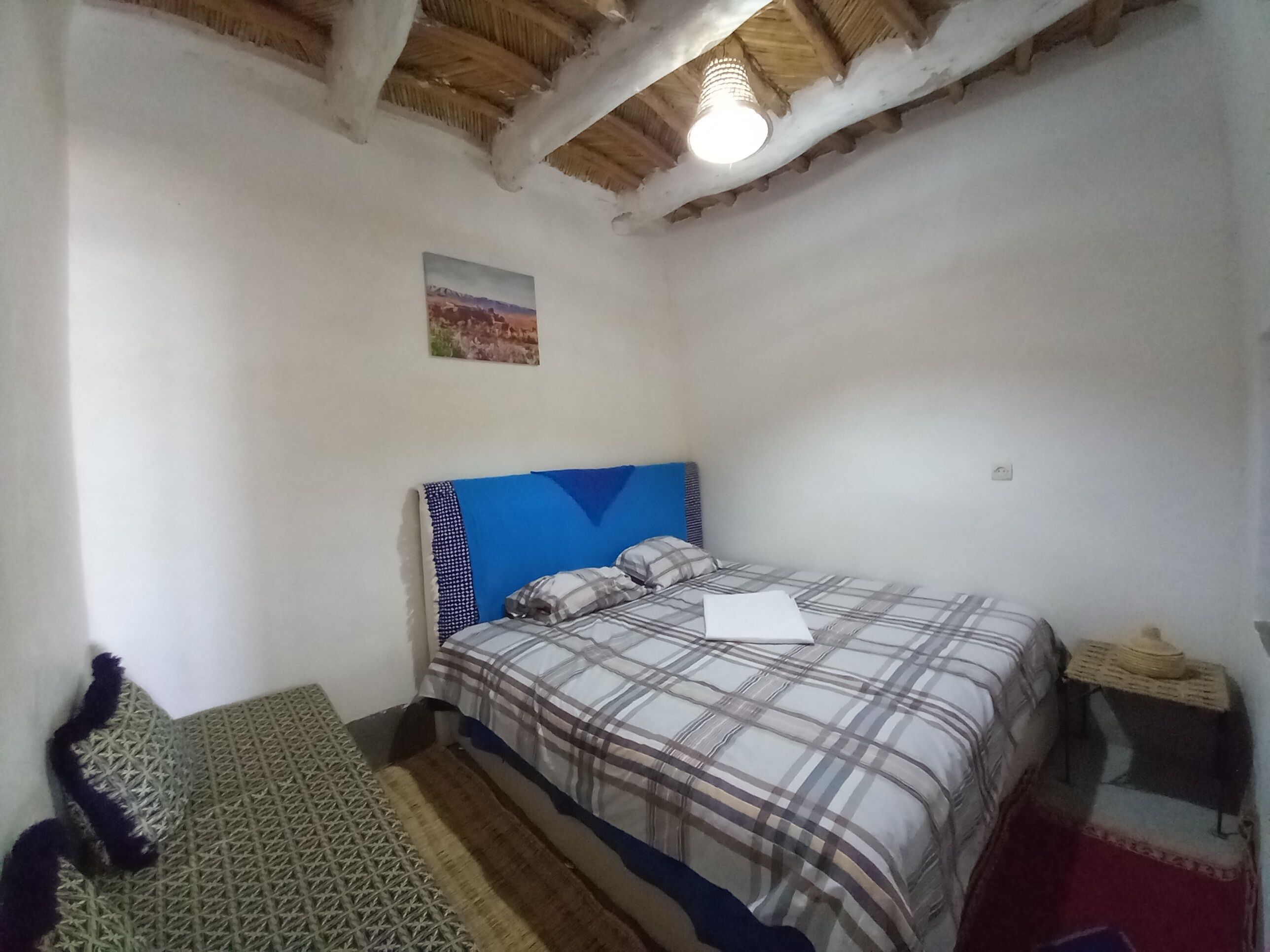 3 bedrooms, desk, iron/ironing board, travel cot