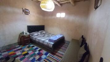3 bedrooms, desk, iron/ironing board, travel crib