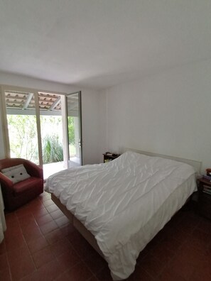 2 chambres, fer et planche à repasser, Wi-Fi gratuit, draps fournis