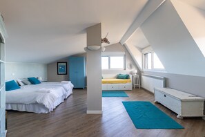 8 Schlafzimmer, Bügeleisen/Bügelbrett, Reisekinderbett, Bettwäsche