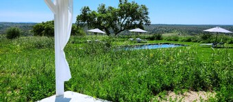 MONTE DA FIFAS Countryside house with a pool and a magnificent view over the dam