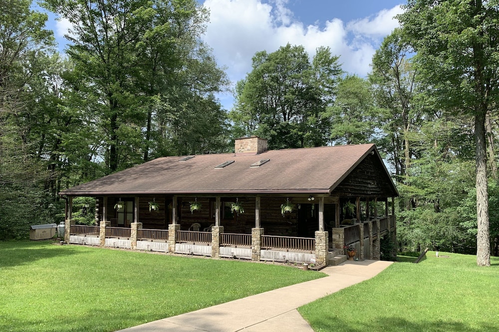 Beautiful Family Cabin located in Northwest PA