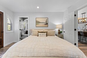 3 habitaciones, escritorio, tabla de planchar con plancha y wifi gratis 