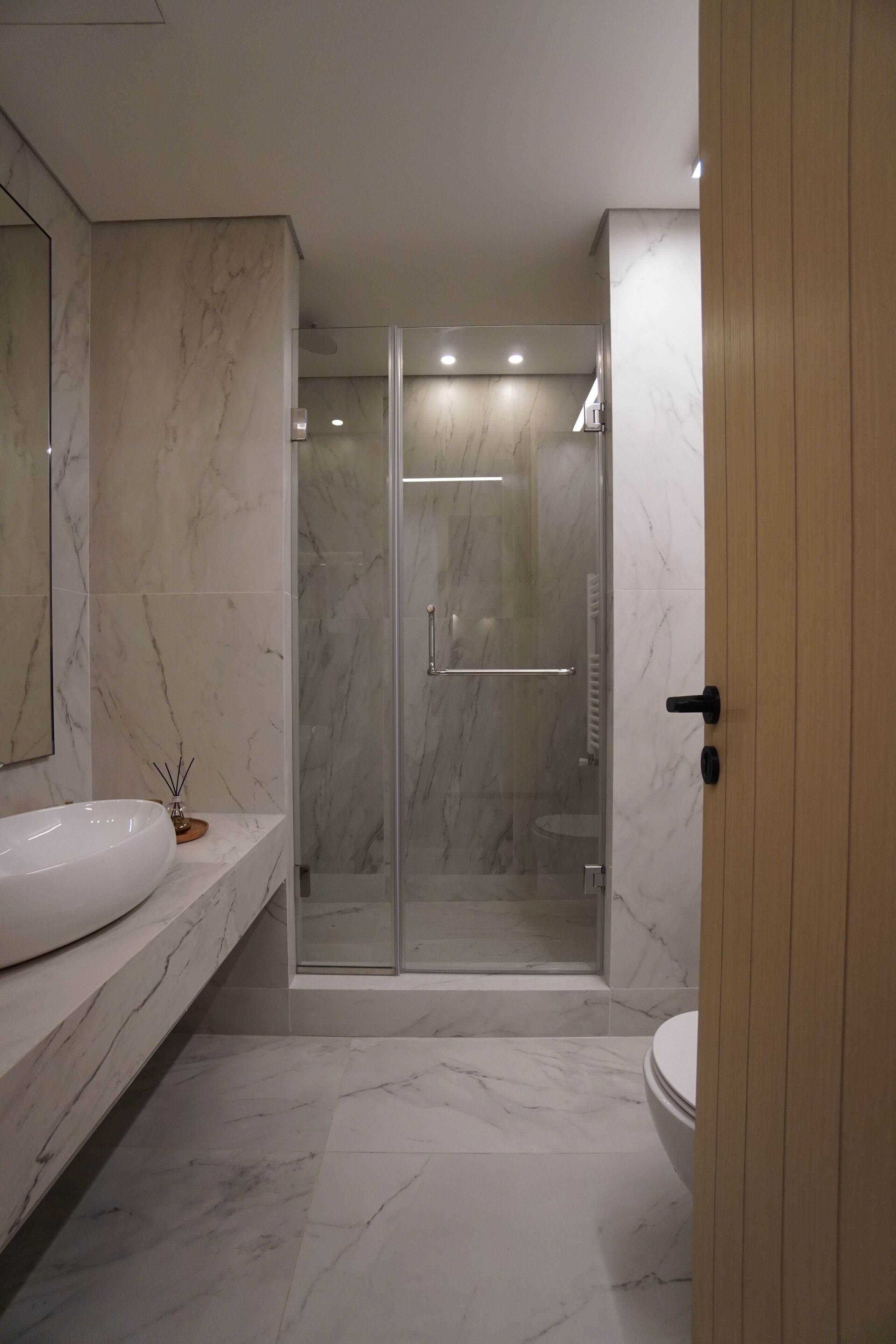 Habitación doble superior | Baño | Secadora de cabello, batas, pantuflas, bidet 