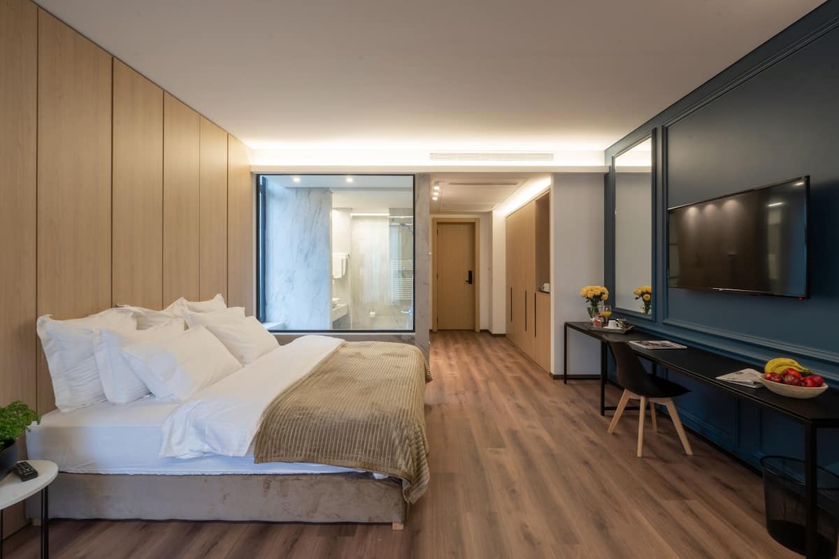 Junior Suite | 1 bedroom, Egyptian cotton sheets, premium bedding, down duvets