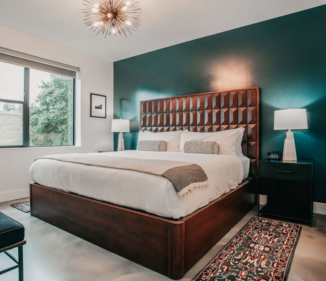 Stay on South Congress w/ Elegance, 2Bed/2Bath + Swimming Pool, Gym, Yoga Studio