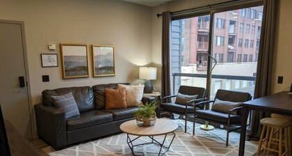 Modern State 210 Just Blocks Away From The Bay!