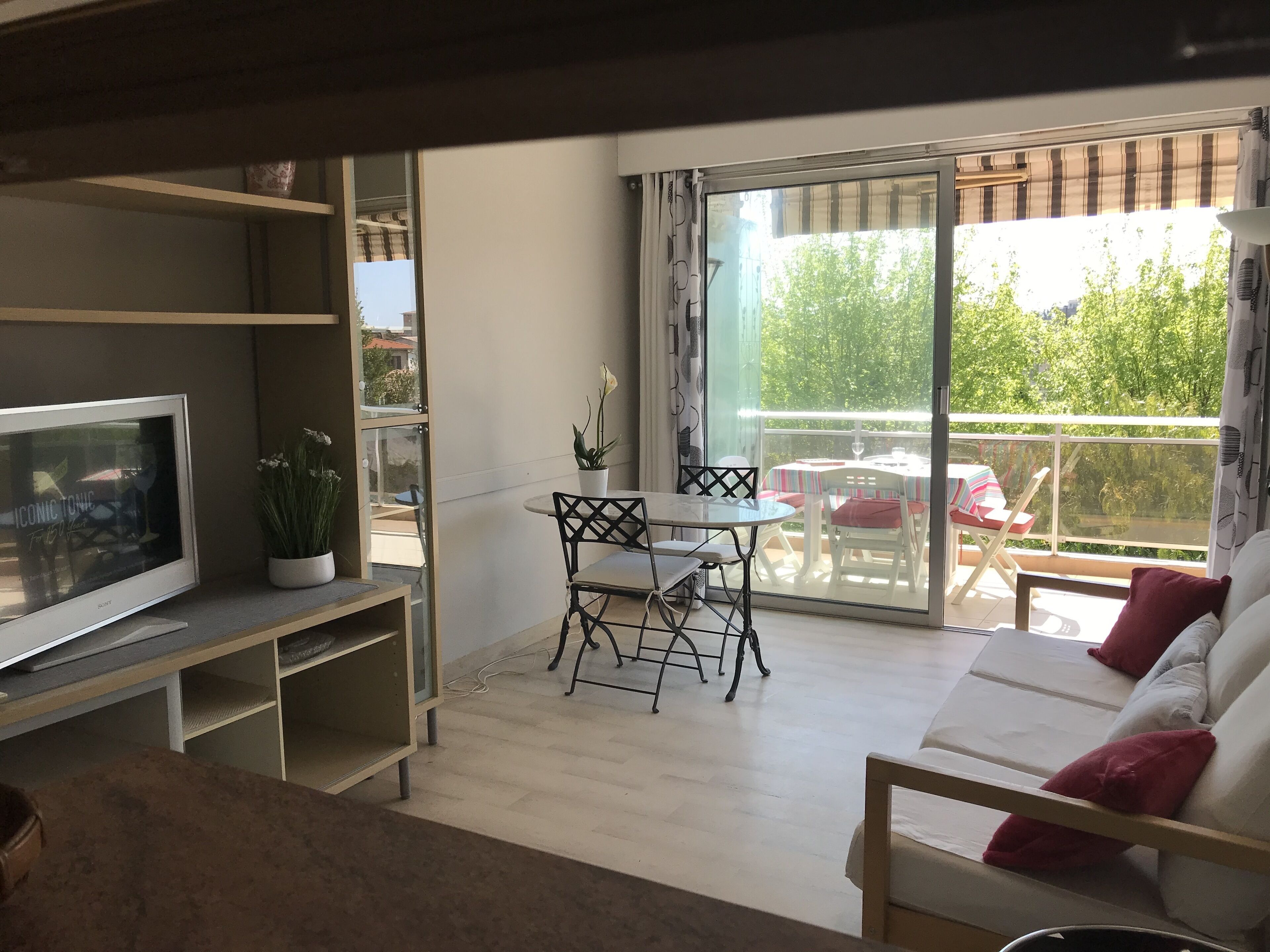 Golfe Juan - Plages A Pied- 2pièces 40m2 /terrasse SUD 12m2