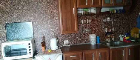 Réfrigérateur, four, grille-pain