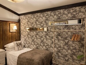 2 habitaciones, decoración personalizada y muebles diferentes 