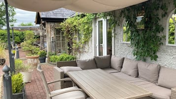 Deluxe Apartment | Terrace/patio