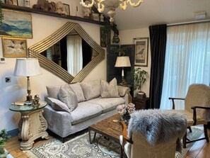 Deluxe Apartment | Living area