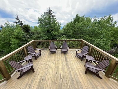 5BR townhome close to slopes and village, EV charger