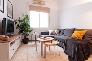 TV - SW Soho Family Apartment (Málaga)