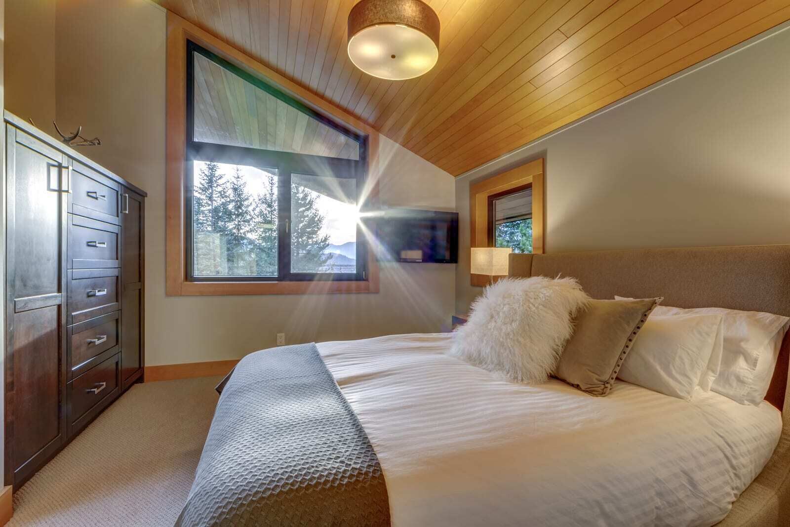 6 chambres, fer et planche à repasser, Wi-Fi, draps fournis