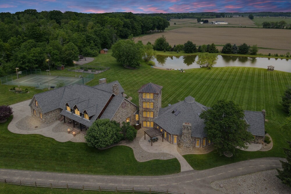 10k sqft*IndoorPool* Pond*Tennis/BBall*Theater*Bar