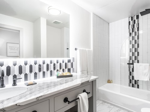 Millsap Suites by Pioneer Pocket Hotel