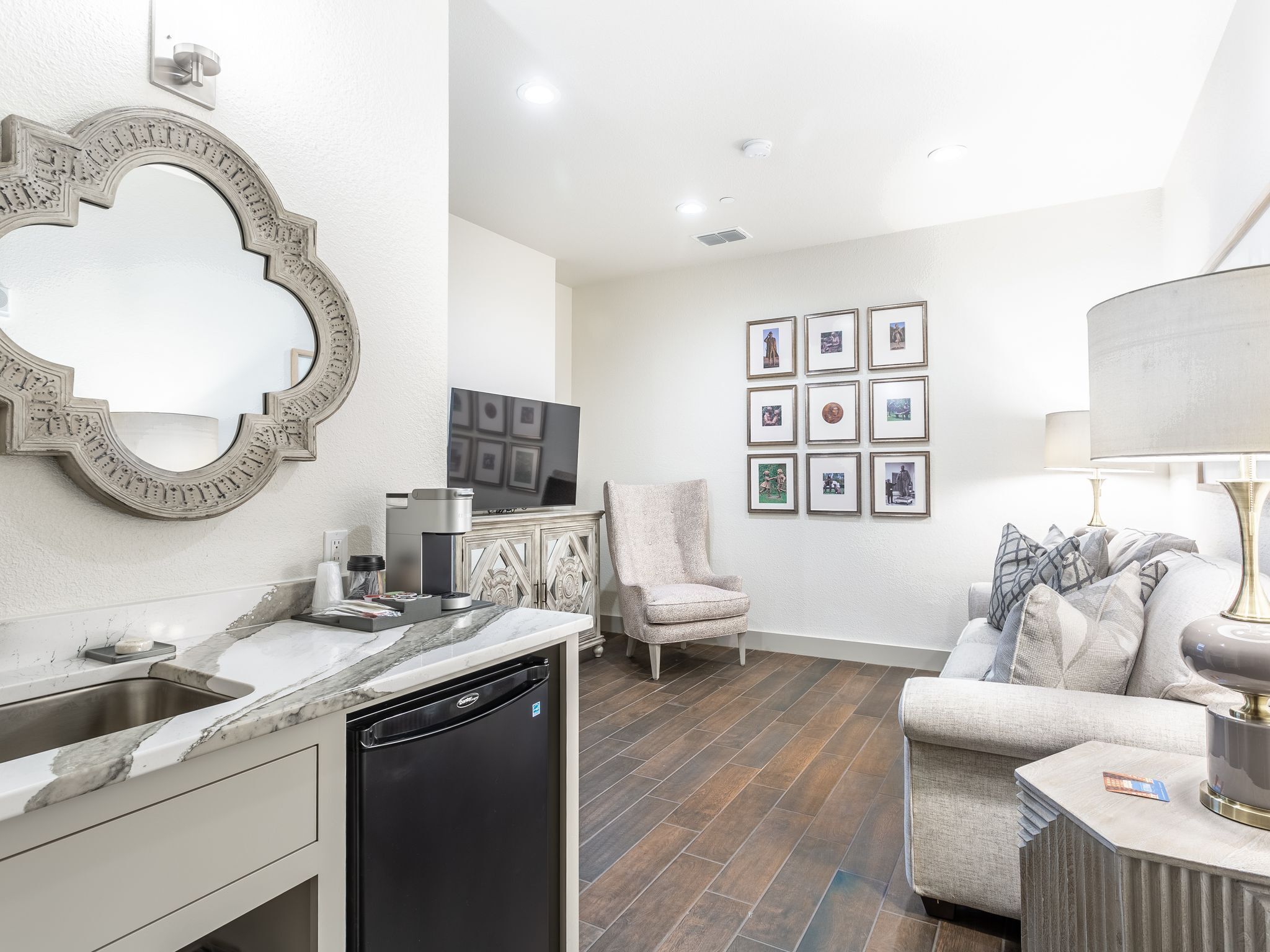 comfort room | living area