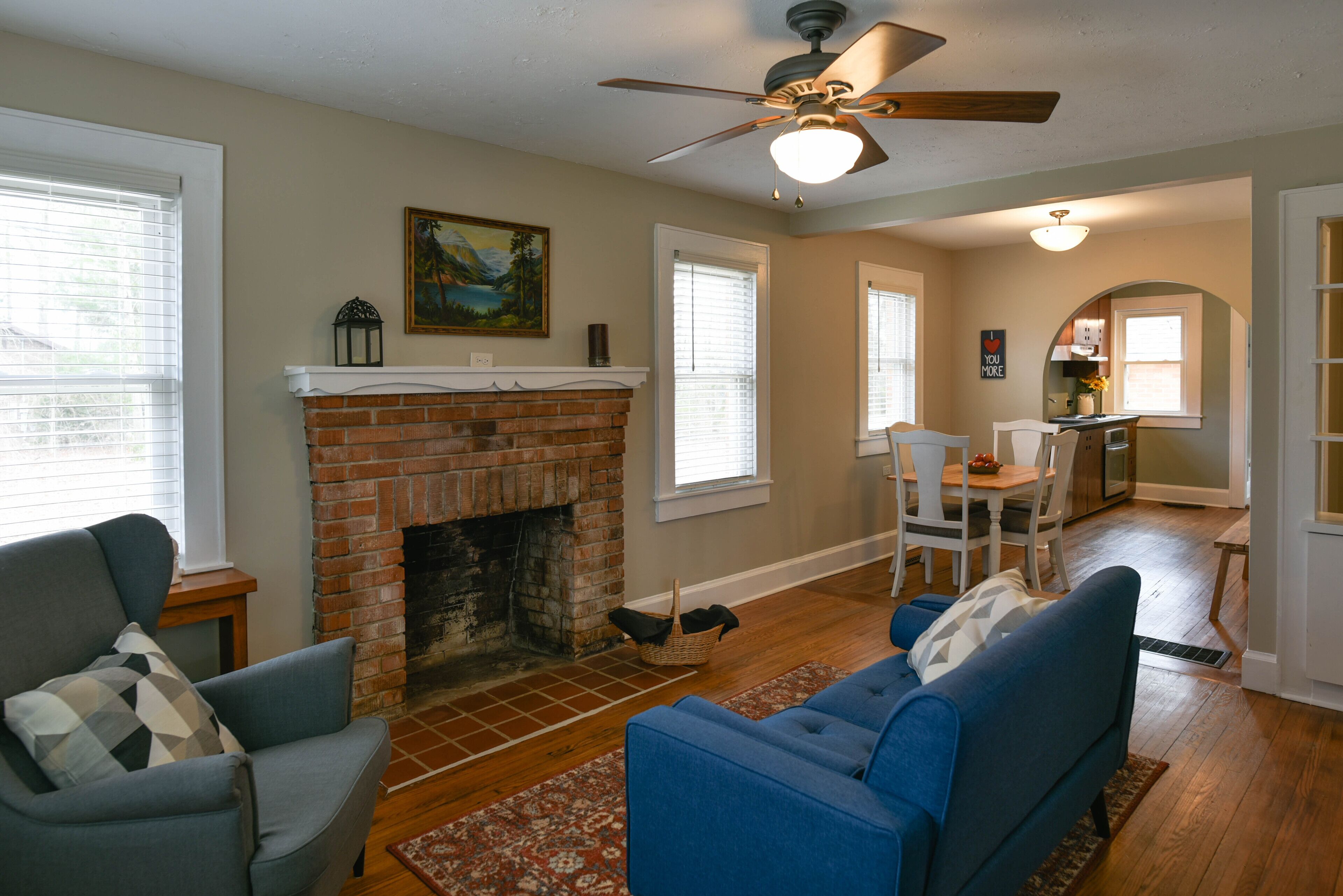 Discover the Huckleberry Cottage In Beautiful Hendersonville, NC 