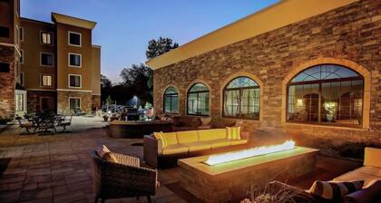 Staybridge Suites Southgate Detroit Area by IHG