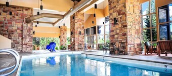 ✦Mountain Retreat✦Hot Tub✦Skiing and Snowboarding✦