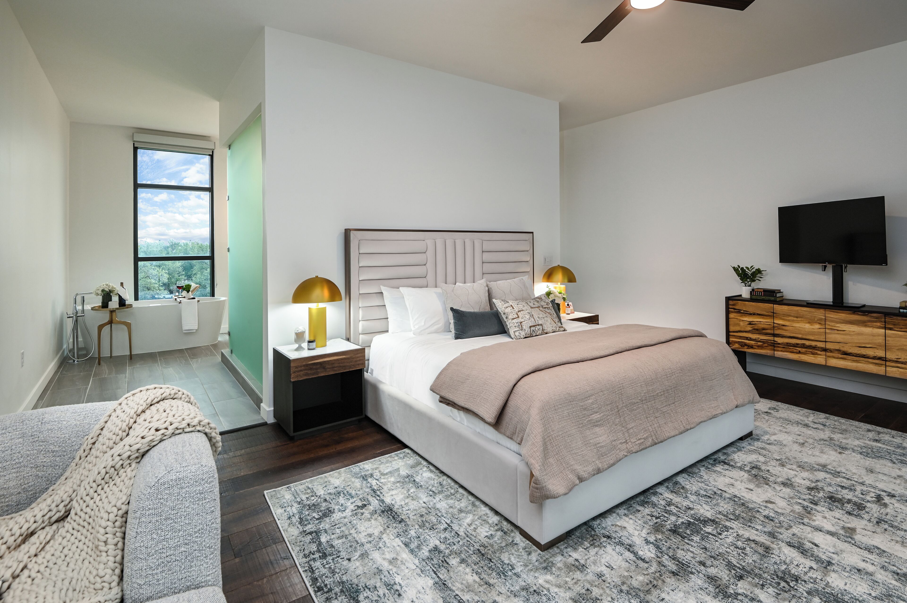 luxury loft | 1 bedroom, premium bedding, in-room safe, desk