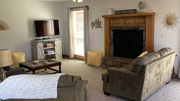 Smart TV, Netflix, DVD player, books