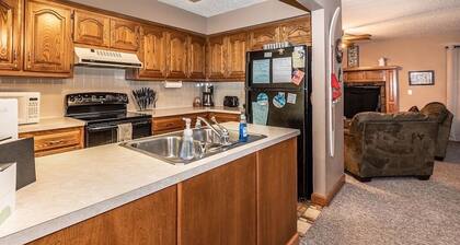 Sleep 11 comfortably, summer calendar booking fast! Walk to lake & marina!