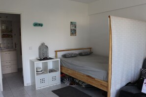 1 bedroom, free WiFi, bed sheets