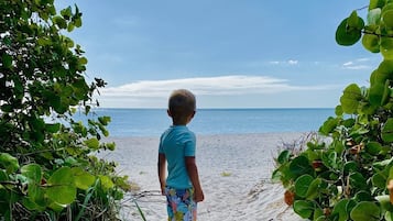 靠近海滩