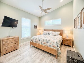 4 bedrooms, travel crib, free WiFi, bed sheets - Island Retreat Private Pool + Cart | Green Tortuga (Upper Captiva)