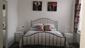 1 chambre, fer et planche à repasser, lit parapluie, Wi-Fi gratuit